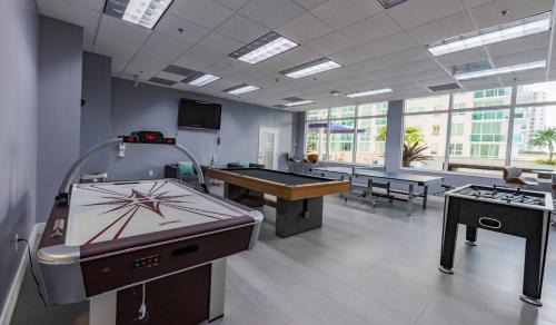 Brickell Apartment | Luxury 1BD Apt in Downtown Brickell free parking