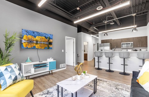 Dearborn Apartment | ★ Luxury 1BD Loft in Dearborn ★ Comfy Queen Bed & Free Parking | Near Detroit
