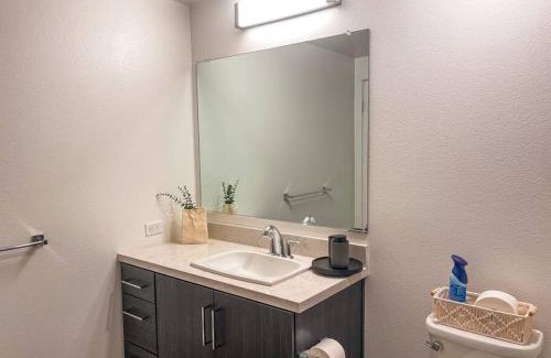 Hollywood Apartment | Luxury 1BDR centrally located in Hollywood