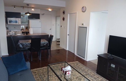 Bay Cloverhill Condo | Luxury 1bedroom condo apartment in downtown Toronto