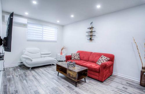 Mercier-Hochelaga-Maisonneuve Apartment | Luxury 1BR Apartment, Free Parking