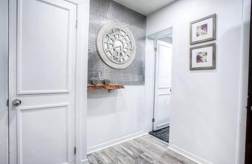 Mercier-Hochelaga-Maisonneuve Apartment | Luxury 1BR Apartment, Free Parking
