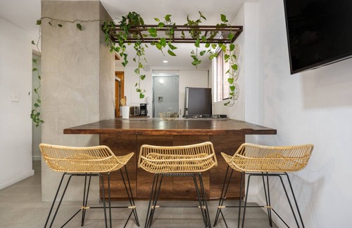 La Aguacatala Apartment | Luxury 1BR Apartment near Oviedo with AC