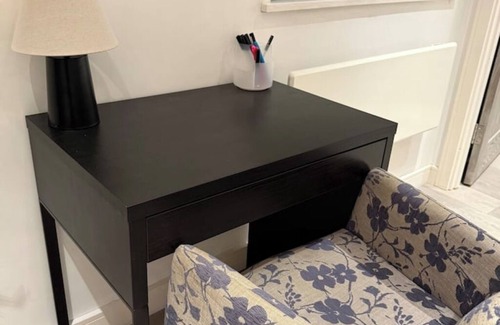 Slough Apartment | Luxury 1BR Apartment| Prime Slough Location