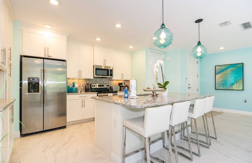 Whitney Beach Condo | LUXURY 2/2 CONDO LOCATED IN MARGARITAVILLE AT OPH