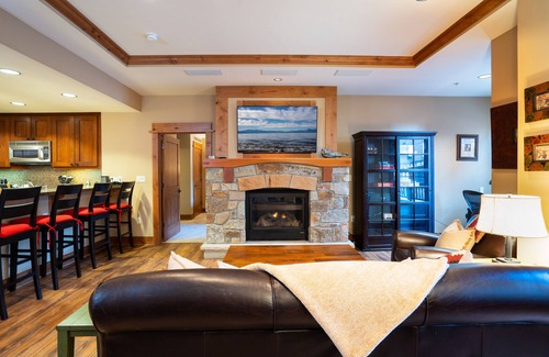 Truckee Condo | Luxury 2 BD/2.5 BA in the Heart of the Village at Northstar! - Catamount 208