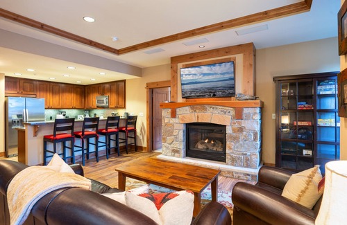 Truckee Condo | Luxury 2 BD/2.5 BA in the Heart of the Village at Northstar! - Catamount 208