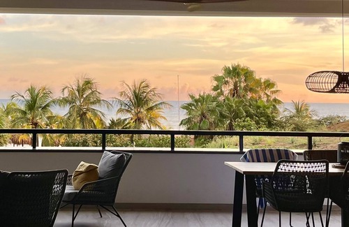 Sint Michiel Apartment | Luxury 2 BDR beachfront apartment at “The Shore” on Blue Bay Resort Curacao