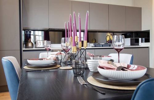 Welwyn Garden City Apartment | Luxury 2 Bedroom Apartment Near Train Station