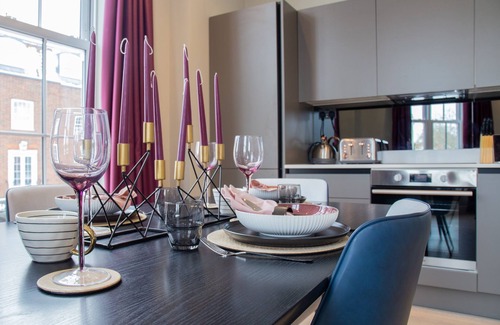Welwyn Garden City Apartment | Luxury 2 Bedroom Apartment Near Train Station