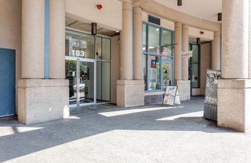 Crosstown Apartment | Luxury 2 Bed 2 Bath Condo Downtown Vancouver with Free Parking