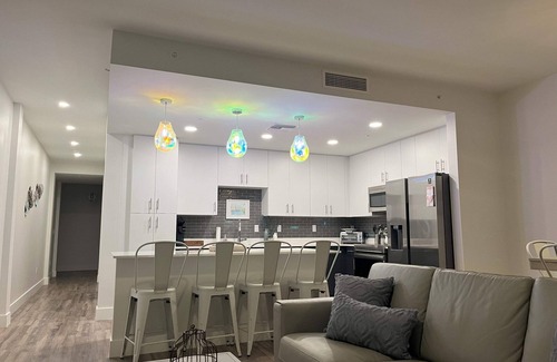 Central Sarasota Condo | Luxury 2 Bed 2 Bath Waterfront Condo with Patio Sunsets Gym and Parking