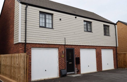 Little Hay Apartment | LUXURY 2 Bed Apartment nr Birmingham NEC/AIRPORT