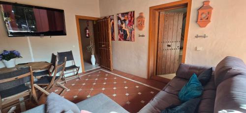 Elviria Apartment | Luxury 2-Bed Apartment Elviria - Pool Sauna & gym