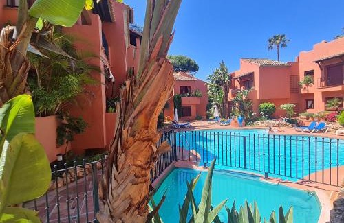Elviria Apartment | Luxury 2-Bed Apartment Elviria - Pool Sauna & gym