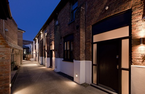 St Albans Apartment | Luxury 2-bed, city centre, free parking & WiFi