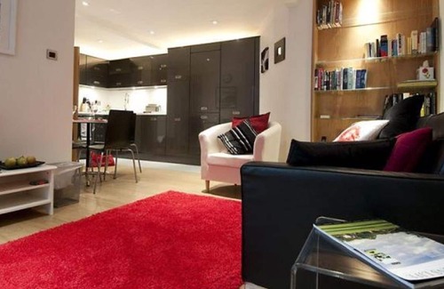 St Albans Apartment | Luxury 2-bed, city centre, free parking & WiFi