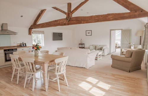Eaton Mascott Cottage | Luxury 2 Bed Coach House with it's own Private Heated Indoor Swimming Pool