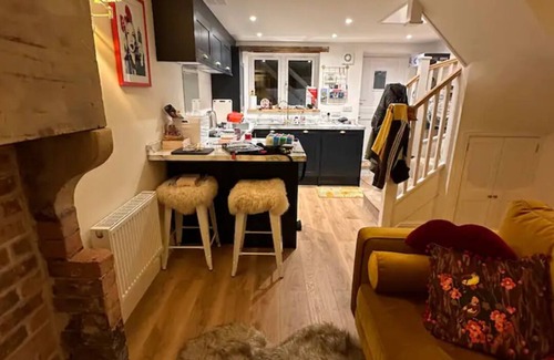 Melbourne House | Luxury 2 bed cottage in the centre of Melbourne