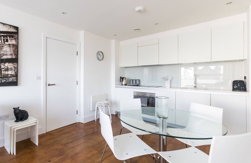 Finsbury Park Apartment | Luxury 2-bed Flat, Parking and Close to the Tube