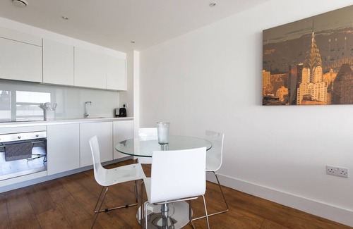 Finsbury Park Apartment | Luxury 2-bed Flat, Parking and Close to the Tube