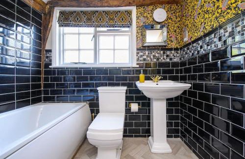 Saffron Walden House | Luxury 2 Bed Manor House With Hot Tub, Cinema Room, Sky TV