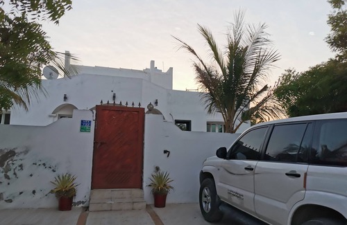 Al Maabilah House | Luxury 2 bed room house in a quiet neighbourhood