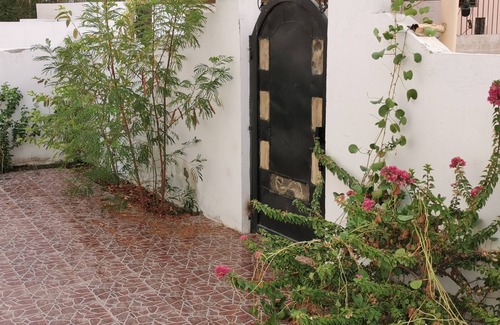 Al Maabilah House | Luxury 2 bed room house in a quiet neighbourhood