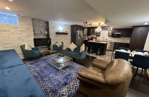 Meadowvale Village House | Luxury 2 Bed Room,1.5 Bath, Full Kitchen, Rental Bsmt Unit Near Toronto Airport!