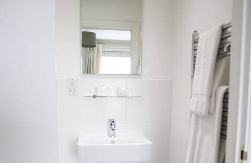 Grantchester Village Apartment | Luxury 2 bed room apartment overlooking Grantchester Meadows ,