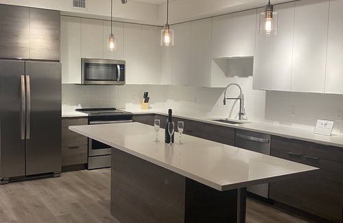 Riverwalk Fort Lauderdale Apartment | Luxury 2 Bedroom Apartment in the sky.