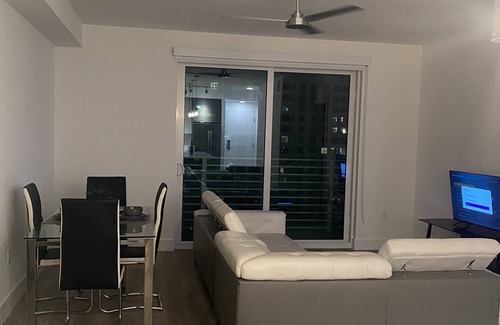 Riverwalk Fort Lauderdale Apartment | Luxury 2 Bedroom Apartment in the sky.