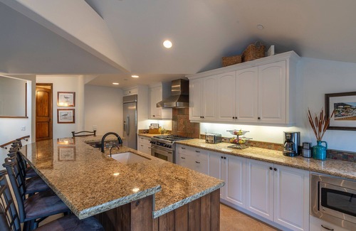 Avila Beach Condo | Luxury 2 Bedroom/2 Bath Condo - Steps To Beach & Town