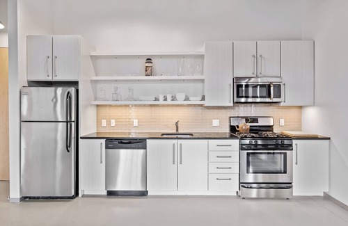 Williamstown Apartment | Luxury 2 Bedroom 2 Bathroom Loft Apartment In Williamstown With Great Amenities!