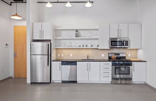 Williamstown Apartment | Luxury 2 Bedroom 2 Bathroom Loft Apartment In Williamstown With Great Amenities!