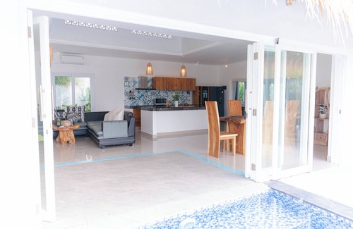 Pecatu Villa | Luxury 2-bedroom 500m² Oceanview Villa with infinity pool, lagre garden and BBQ.