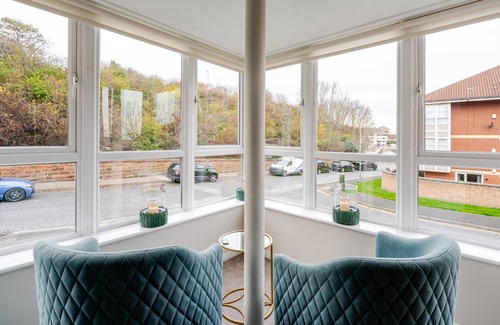 Roker Apartment | Luxury 2 Bedroom Apartment with Habour Views