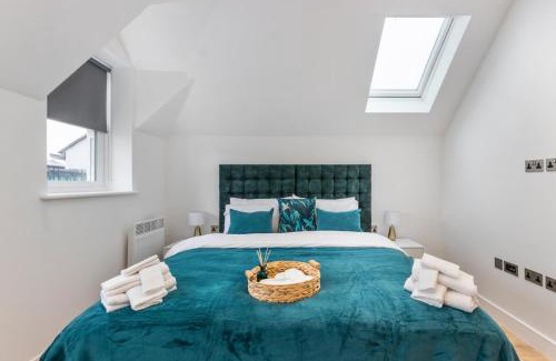 Leatherhead Apartment | Luxury 2-Bedroom Apartment, Leatherhead, Sleeps 4