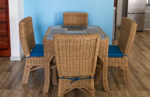 Zamboanguita Villa | Luxury 2-bedroom Beachfront Villa with AC. Discounted long term stay rates