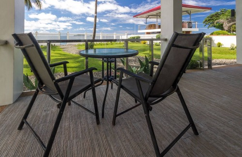 Zamboanguita Villa | Luxury 2-bedroom Beachfront Villa with AC. Discounted long term stay rates