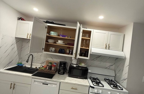 Bowie Apartment | Luxury 2-bedroom basement apartment in Bowie