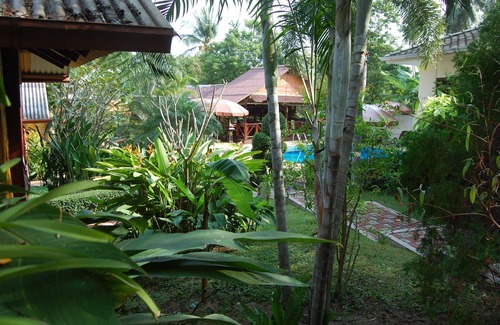 Lamai House | Luxury 2 bedroom bungalow, jacuzzi pool, 5 min beach FREE BREAKFAST!