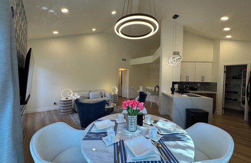 University City Condo | Luxury 2 bedroom condo in LaJolla renovated & fully furnished
