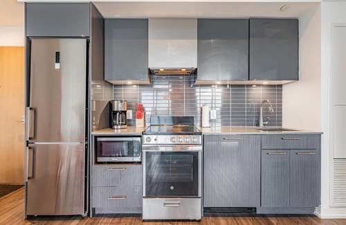 Church and Wellesley House | Luxury 2 Bedroom Condo High Floor close to Eaton Center