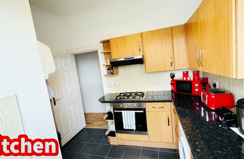 Kelty Apartment | Luxury 2 Bedroom Entire Flat - Self Check in & Check out