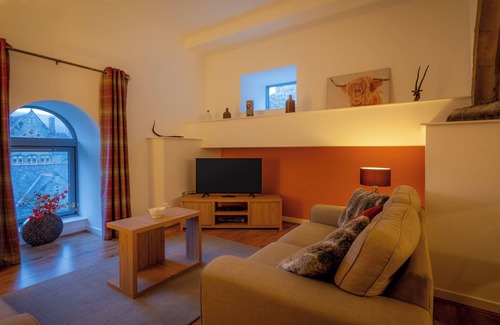 Fort Augustus Apartment | Luxury 2 Bedroom Self Catering Apartment in Historic Abbey On Loch Ness AC25