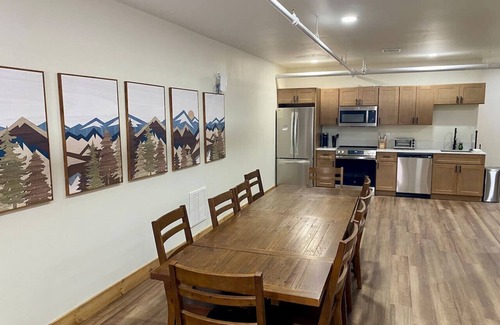 Wilmington House | Luxury 2 Bedroom Lodge Unit 302