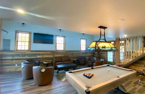 Wilmington House | Luxury 2 Bedroom Lodge Unit 302