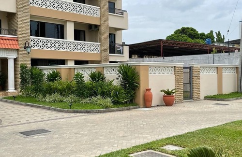 Ras Makamaiwe Apartment | Luxury 2 Bedroom Serviced Apt in Prime Locale