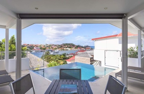 Lurin Apartment | Luxury 2 bedroom situated in Gustavia just a short walk to shops and restaurants
